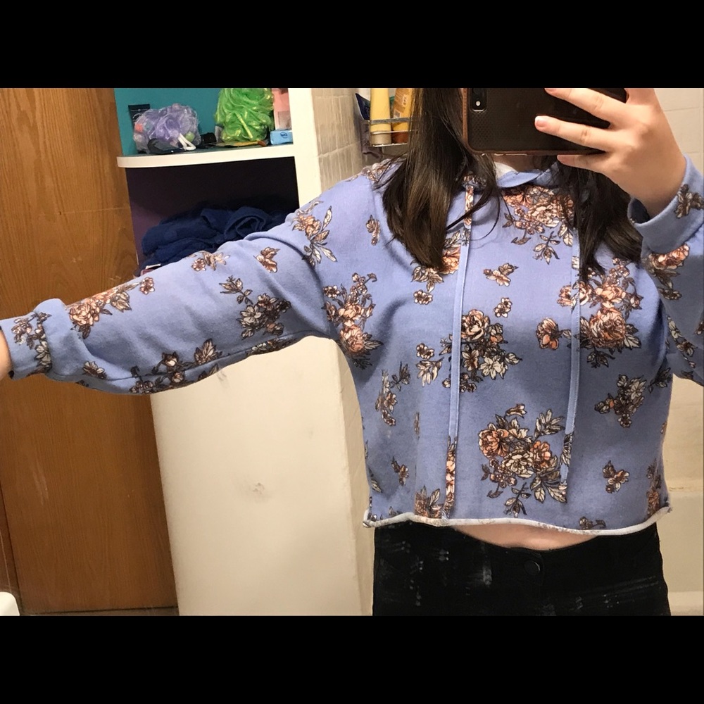 Long sleeve light weight cropped hoodies (bundle)